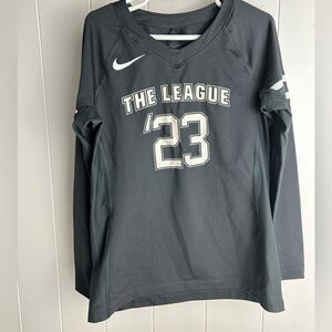 𝅺KIDS Nike volleyball gray shirt small